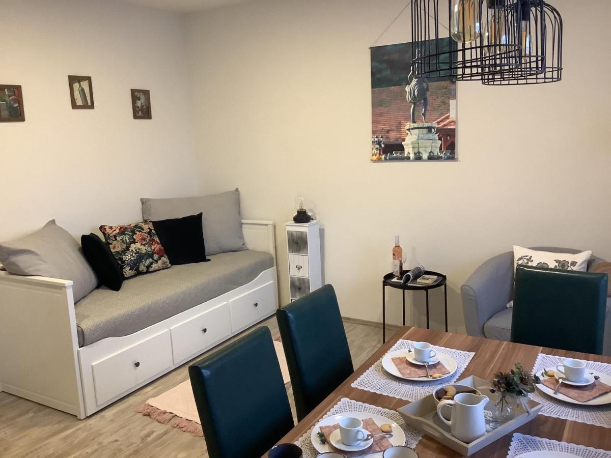 Ezuest Boroka Apartman Eger Luaran gambar