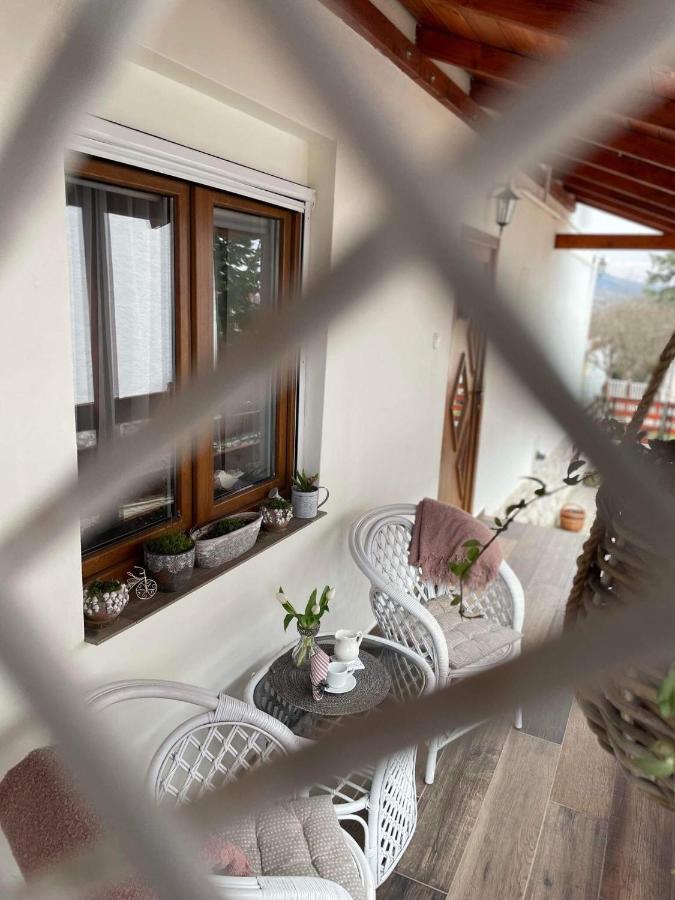 Ezuest Boroka Apartman Eger Luaran gambar